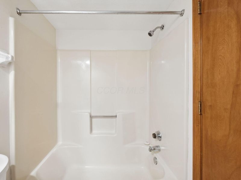 559 Spring Brook Court E, Unit 16, Westerville, OH 43081 Photo 35