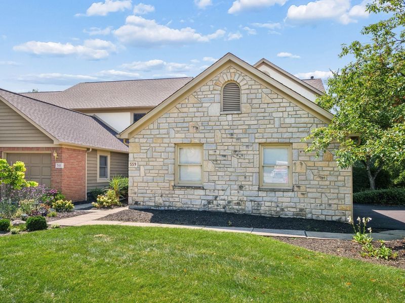 559 Spring Brook Court E, Unit 16, Westerville, OH 43081 Photo 4