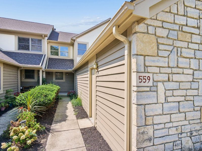 559 Spring Brook Court E, Unit 16, Westerville, OH 43081 Photo 6