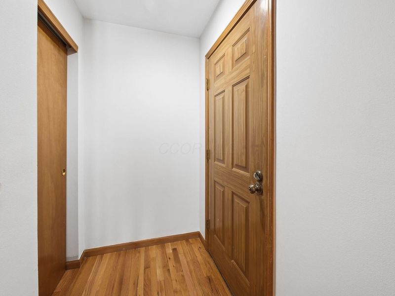 559 Spring Brook Court E, Unit 16, Westerville, OH 43081 Photo 8