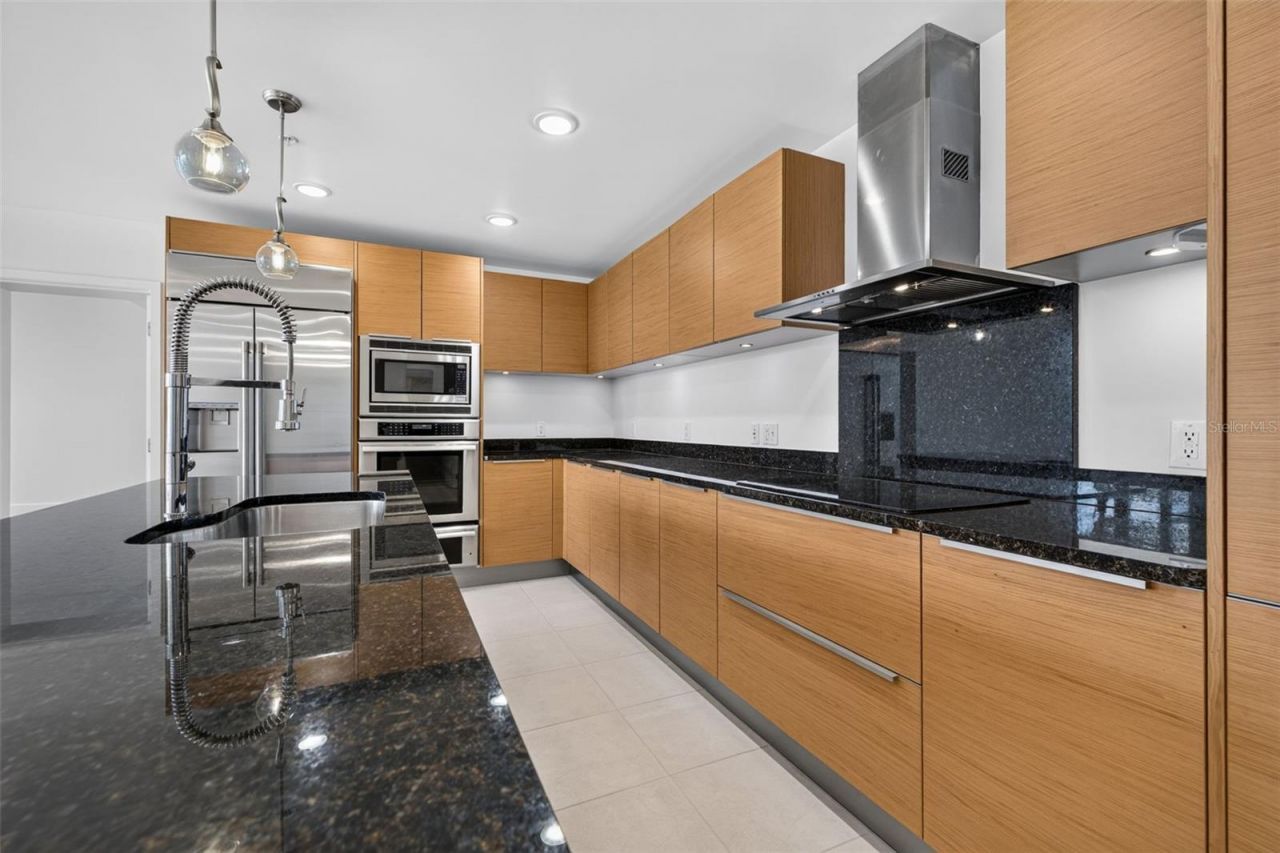 175 1st Street S, Unit 1801, Saint Petersburg, FL 33701 Photo
