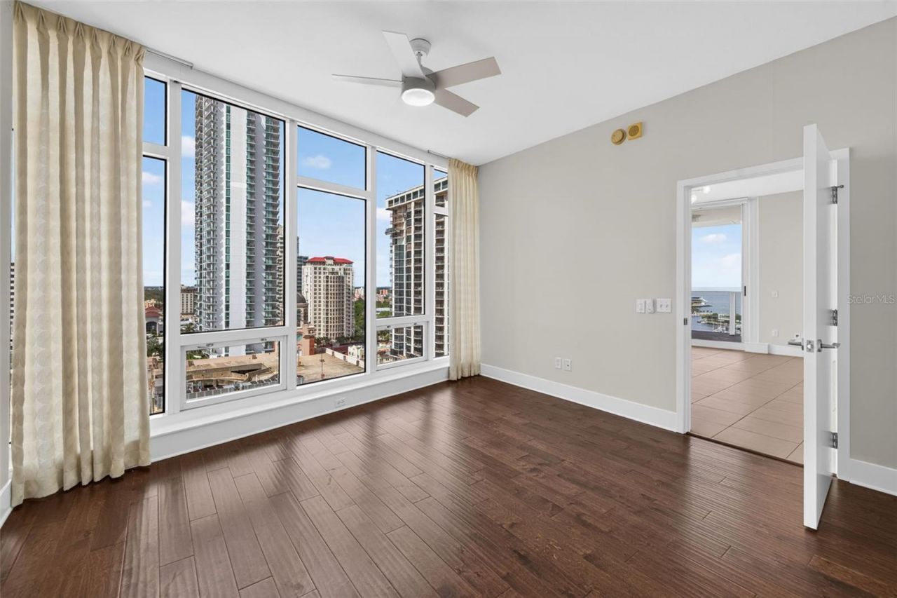 175 1st Street S, Unit 1801, Saint Petersburg, FL 33701 Photo