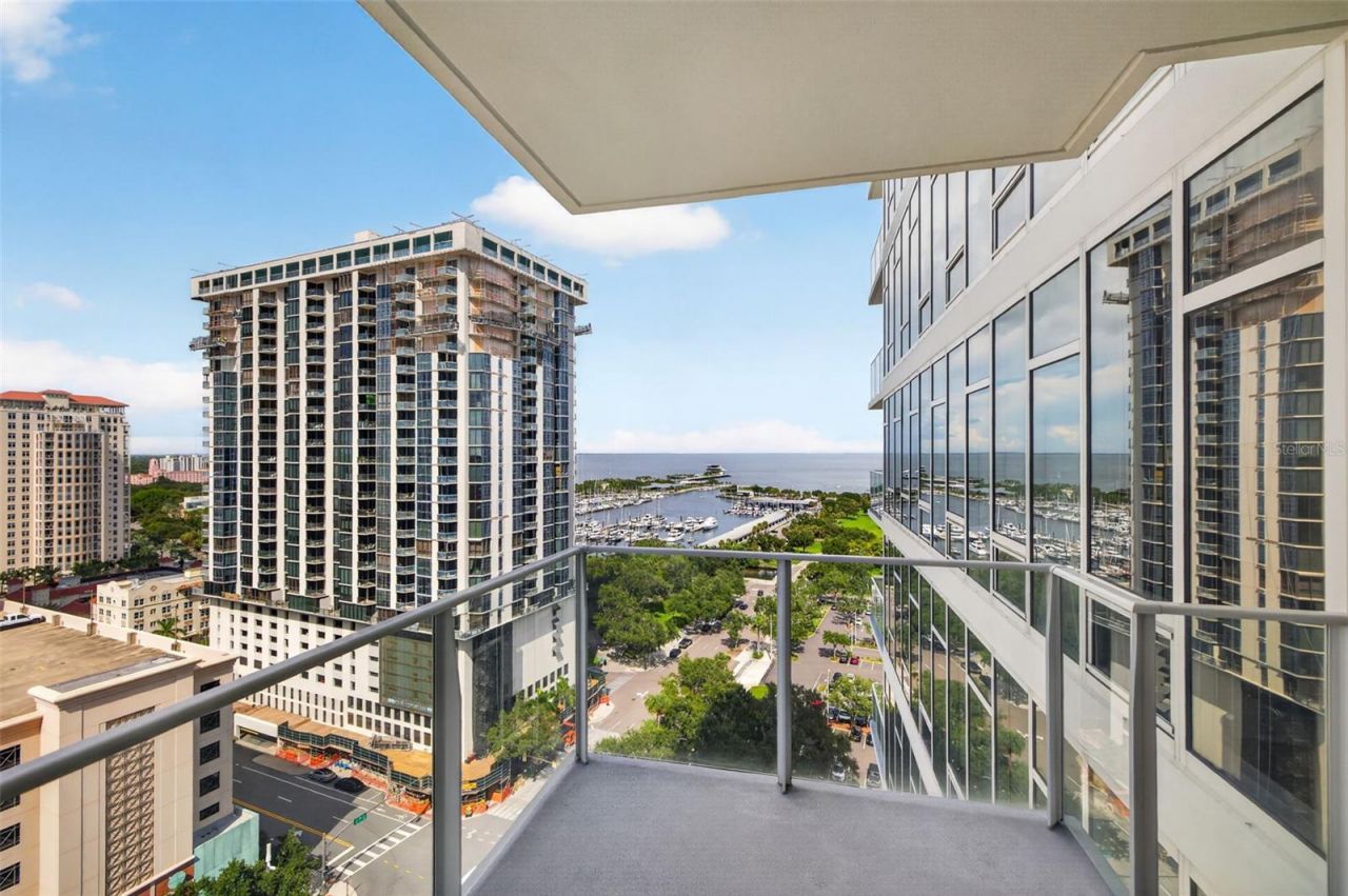175 1st Street S, Unit 1801, Saint Petersburg, FL 33701 Photo