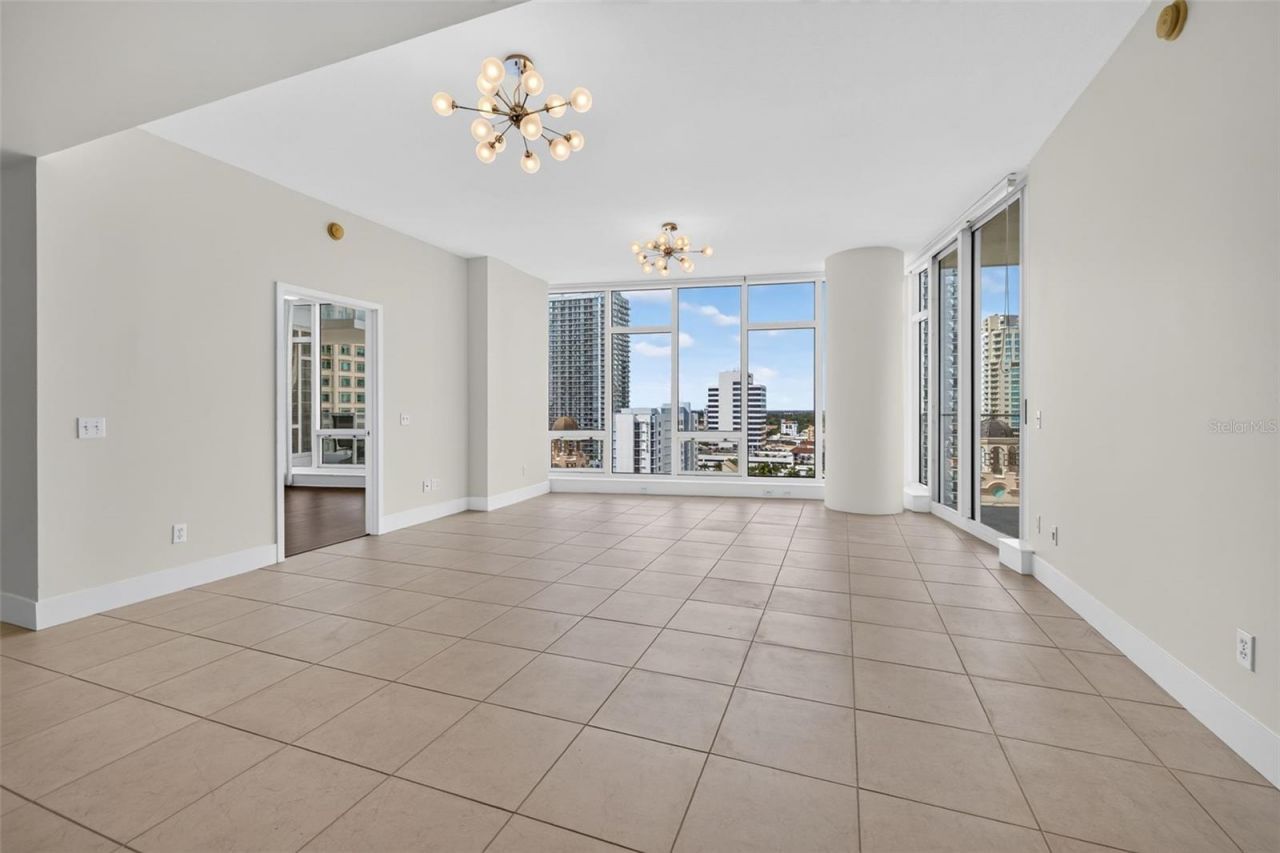 175 1st Street S, Unit 1801, Saint Petersburg, FL 33701 Photo