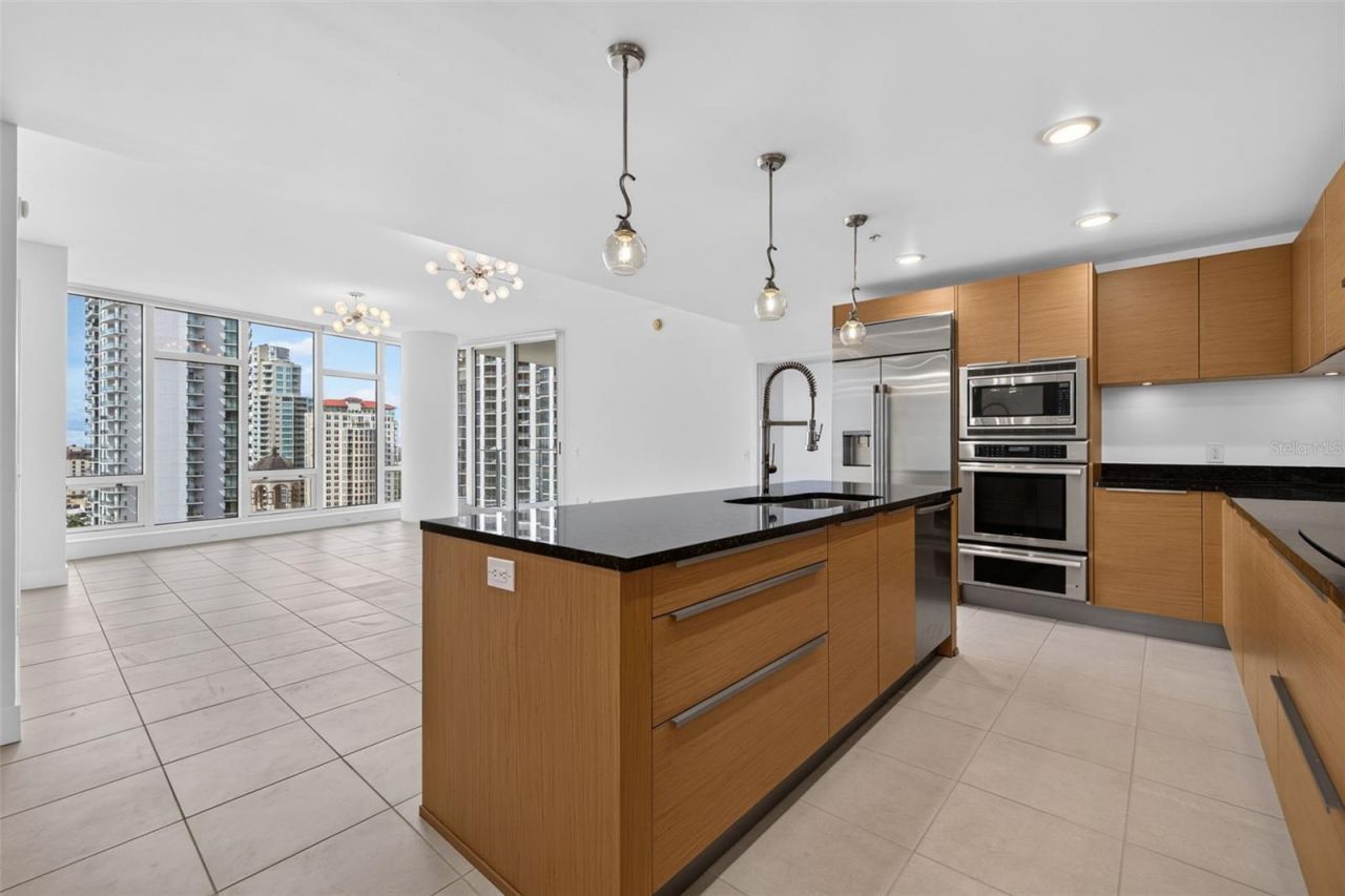 175 1st Street S, Unit 1801, Saint Petersburg, FL 33701 Photo