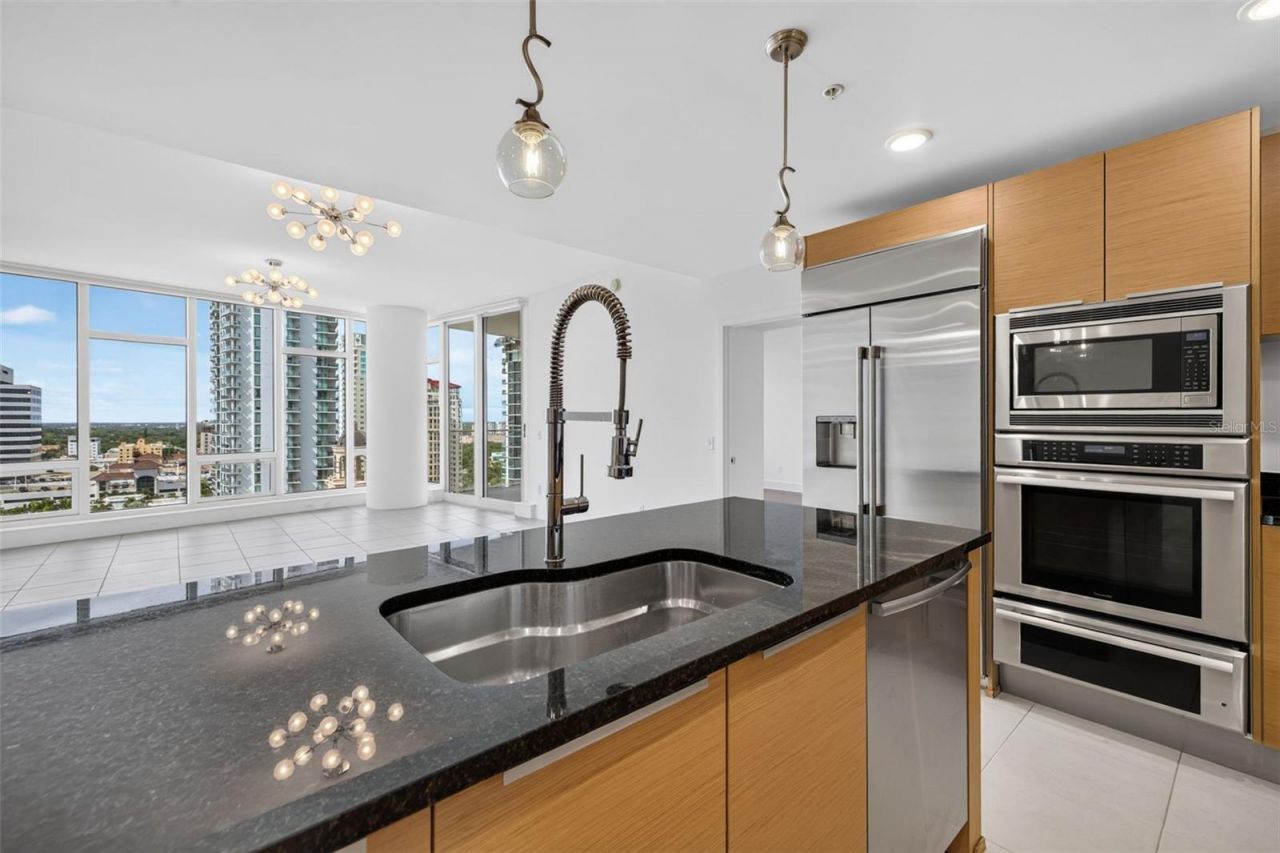 175 1st Street S, Unit 1801, Saint Petersburg, FL 33701 Photo