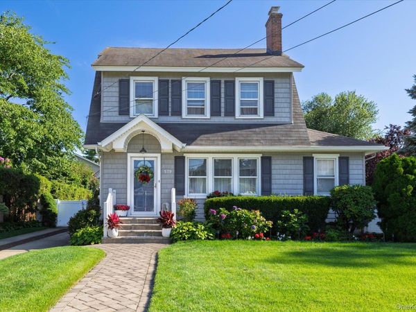 579 Dacosta Avenue , Oceanside, NY 11572
