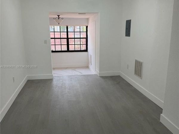 2424 SW 21st Ter, Miami, FL 33145