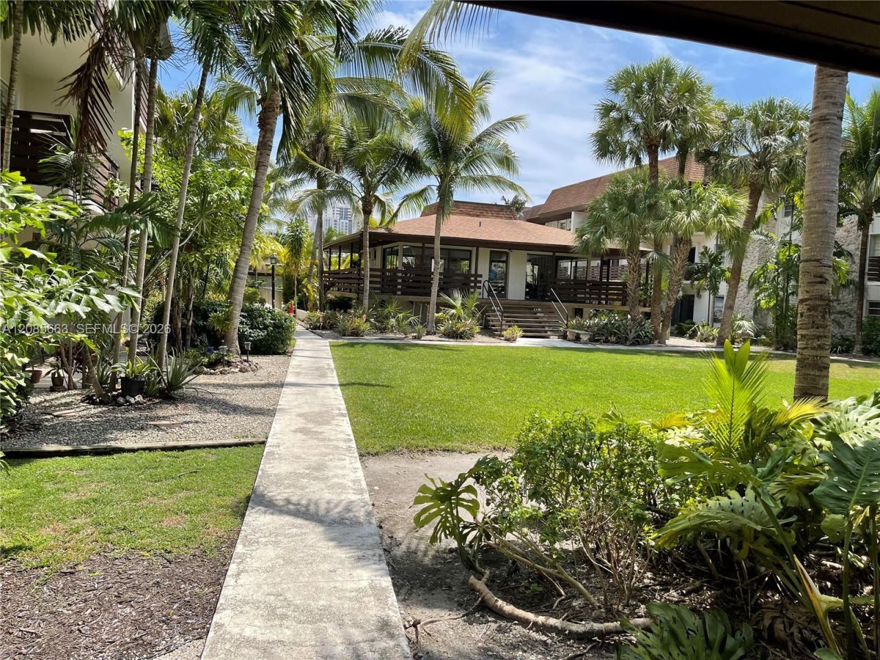 7487 SW 82nd St, Unit C202, Miami, FL 33143 Photo