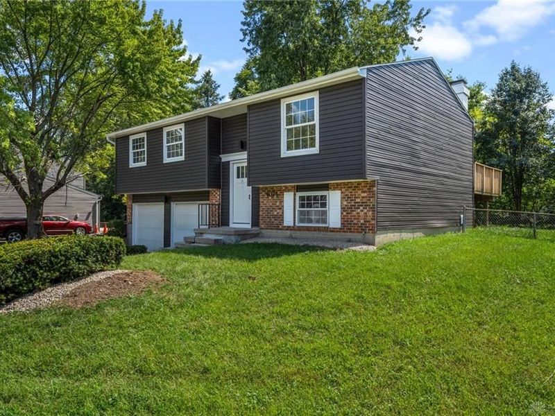 4074 Rymark Court, Clayton, OH 45415 Photo 2