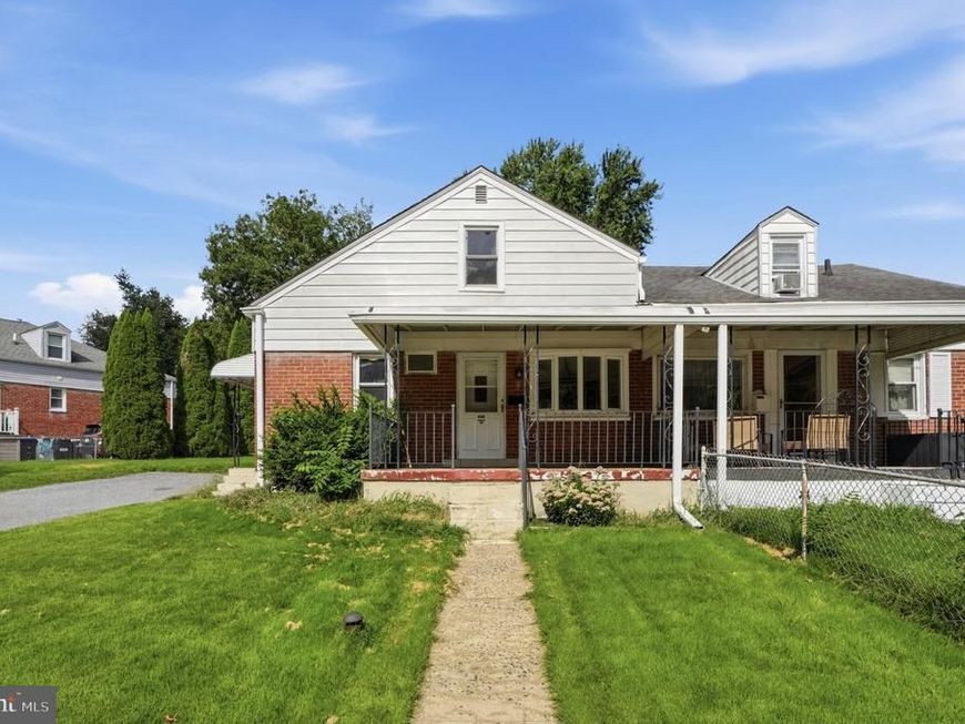906 Kingsman Road, Upper Chichester, PA 19061 Main Photo