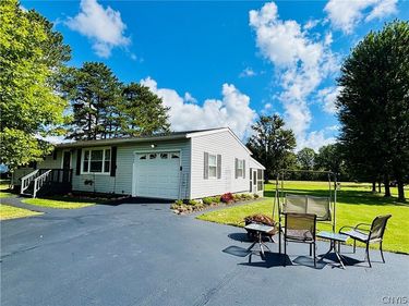 6990 N Division Street Road , Auburn, NY 13021