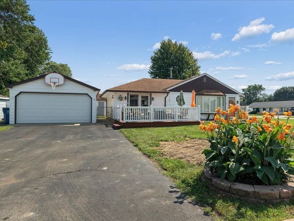 4242 W 90th Place, Hometown, IL 60456