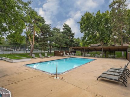500 W Riverview Circle, Reno, NV 89509 Photo