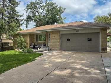 828 Northborough Lane, Lincoln, NE 68505