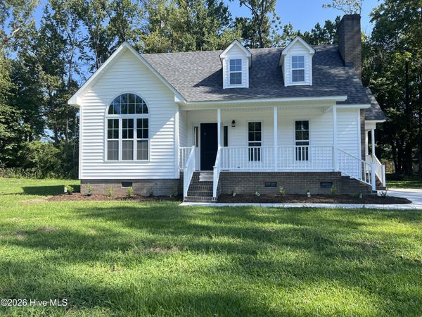 2304 Woodridge Drive , Winterville, NC 28590