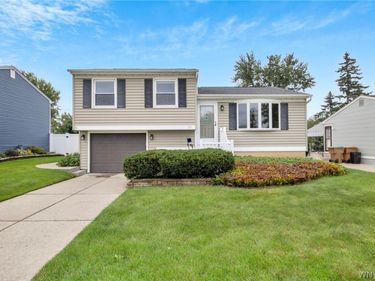 35 Autumnwood Drive , Cheektowaga, NY 14227