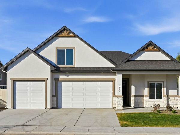 690 E Ronda Ln, Kuna, ID 83642