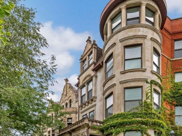 3967 S Drexel Boulevard, Chicago, IL 60653