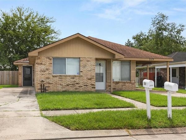 2111 OCTAVIA Drive, Chalmette, LA 70043