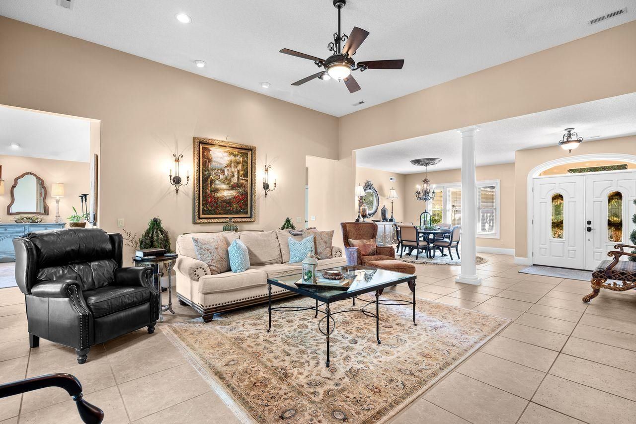 815 Bentley Ln. Photo 11