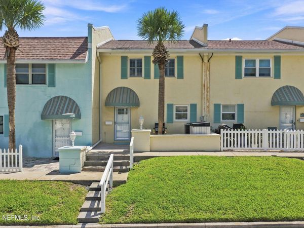 2233 SEMINOLE Road, Unit 24, Atlantic Beach, FL 32233