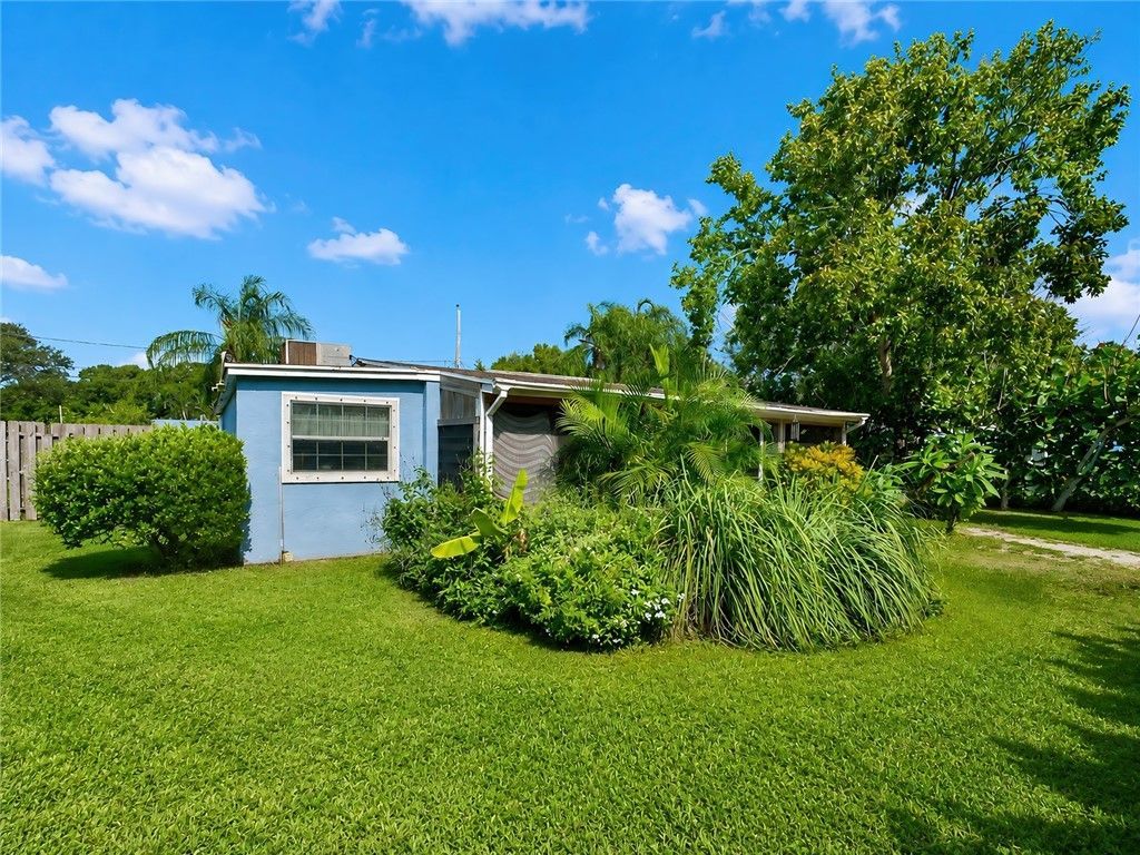 1381 3rd Court, Vero Beach, FL 32960 Photo