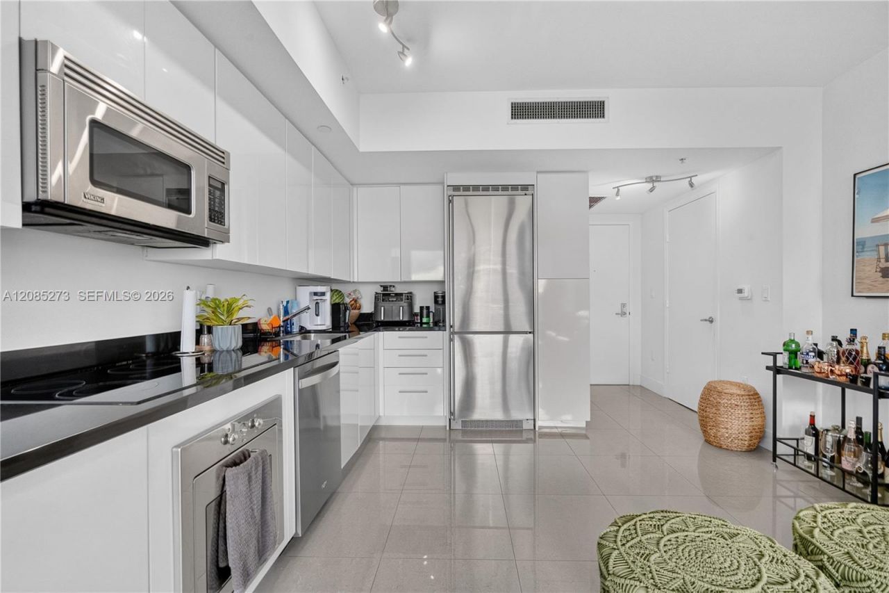 92 SW 3rd St , Unit 4407, Miami, FL 33130 Photo