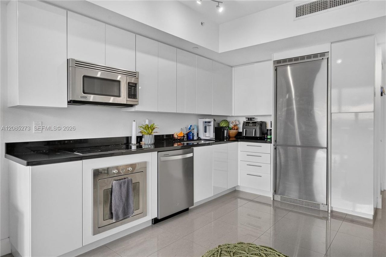 92 SW 3rd St, Unit 4407, Miami, FL 33130 Photo