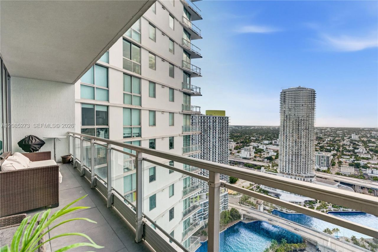 92 SW 3rd St , Unit 4407, Miami, FL 33130 Photo