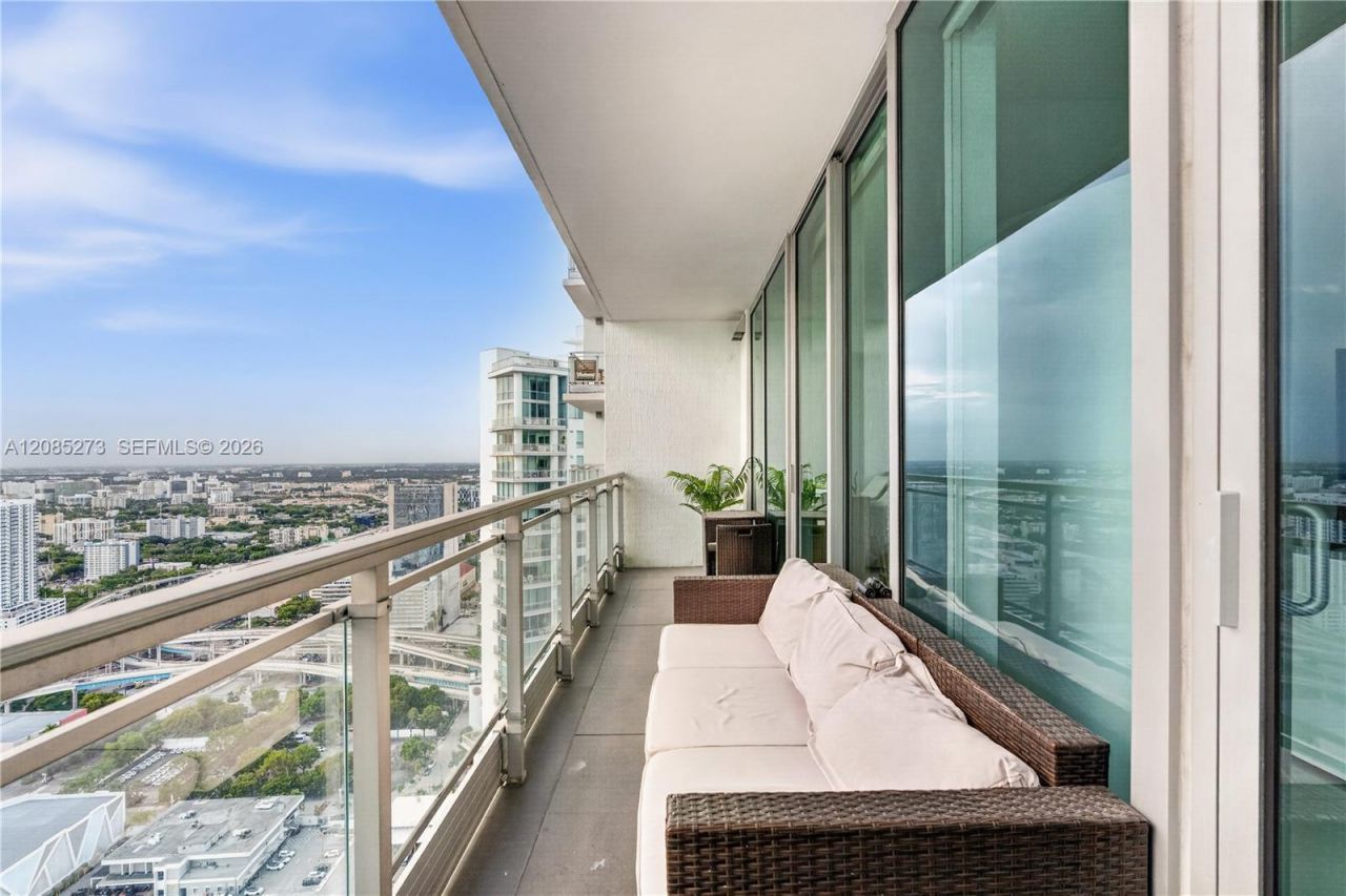 92 SW 3rd St , Unit 4407, Miami, FL 33130 Photo