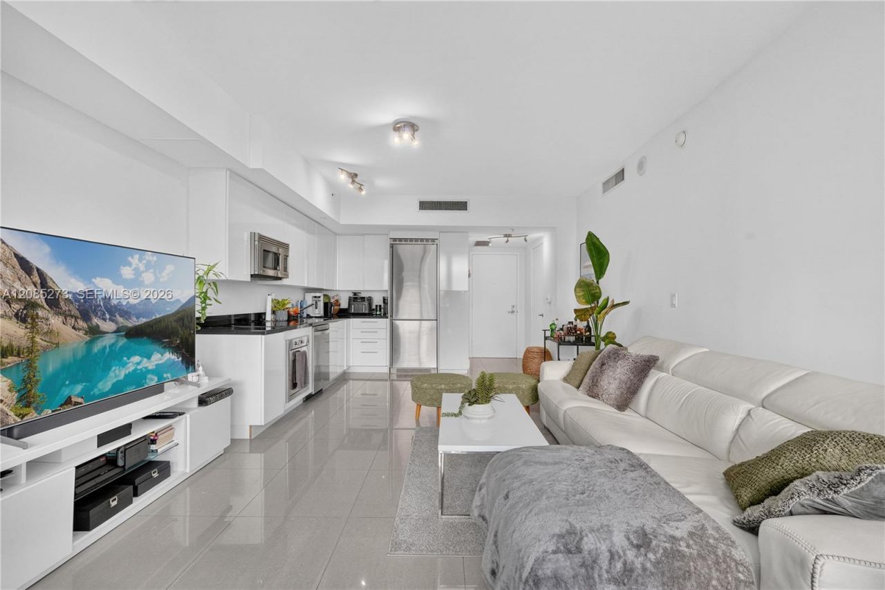 92 SW 3rd St , Unit 4407, Miami, FL 33130 Photo
