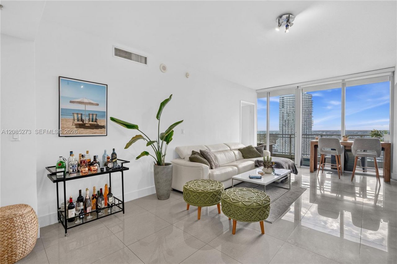 92 SW 3rd St , Unit 4407, Miami, FL 33130 Photo