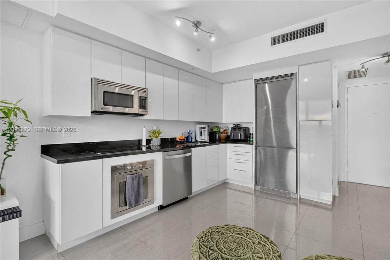 92 SW 3rd St , Unit 4407, Miami, FL 33130 Photo