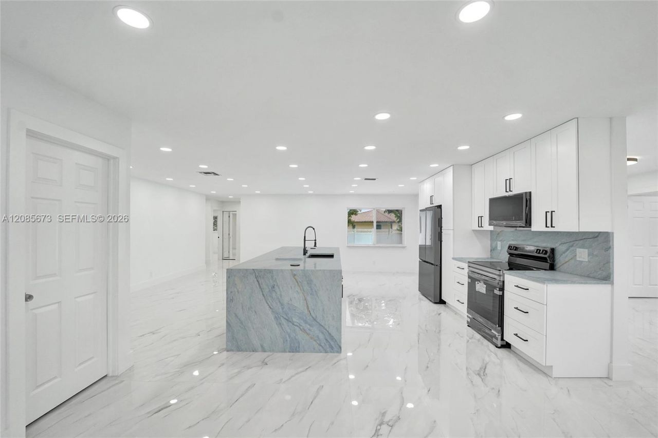 10601 NW 43rd Ct, Coral Springs, FL 33065 Photo