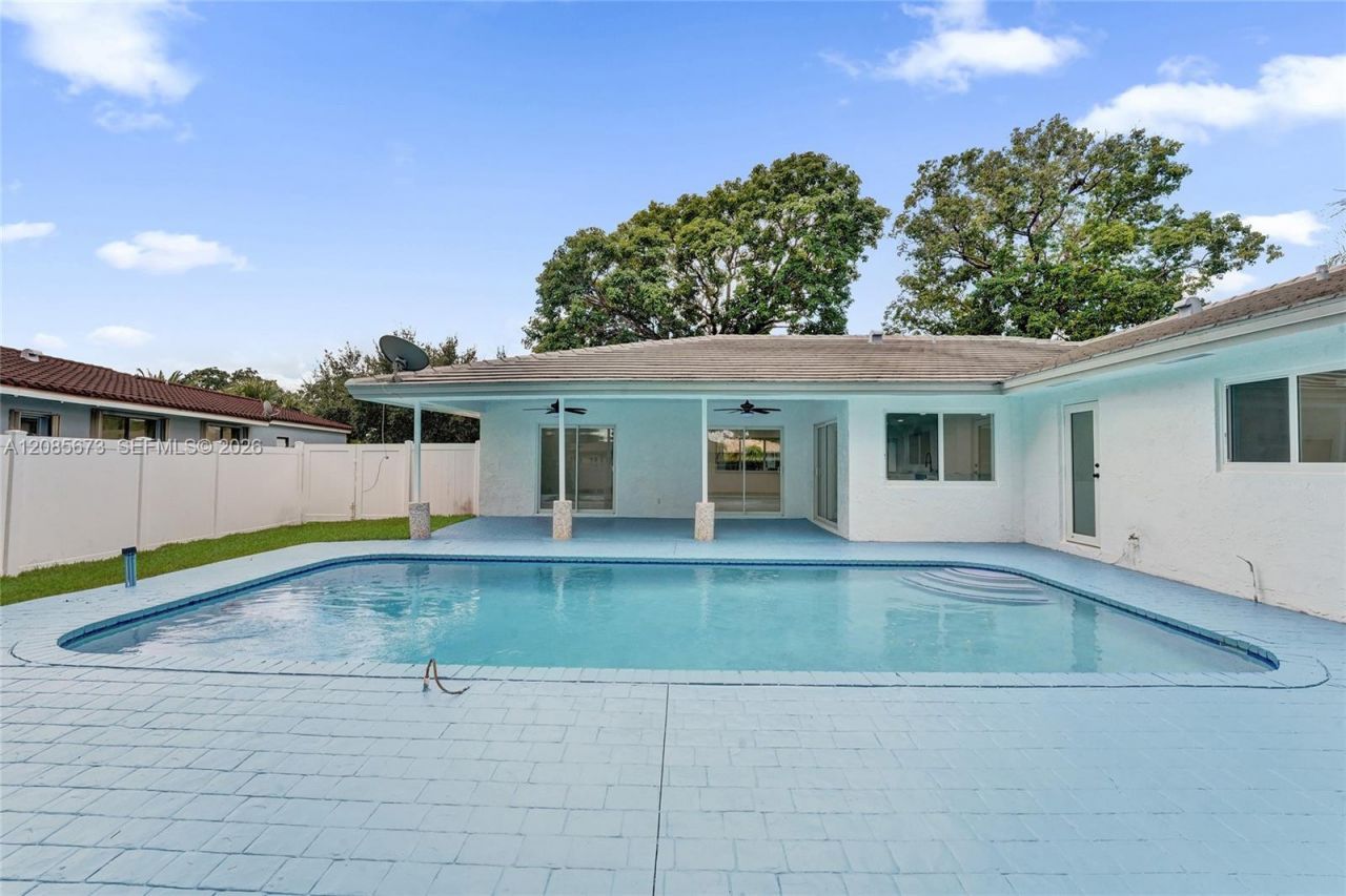 10601 NW 43rd Ct, Coral Springs, FL 33065 Photo