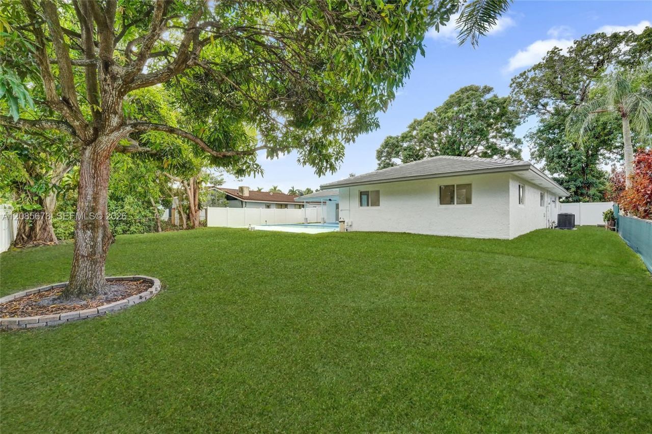 10601 NW 43rd Ct, Coral Springs, FL 33065 Photo