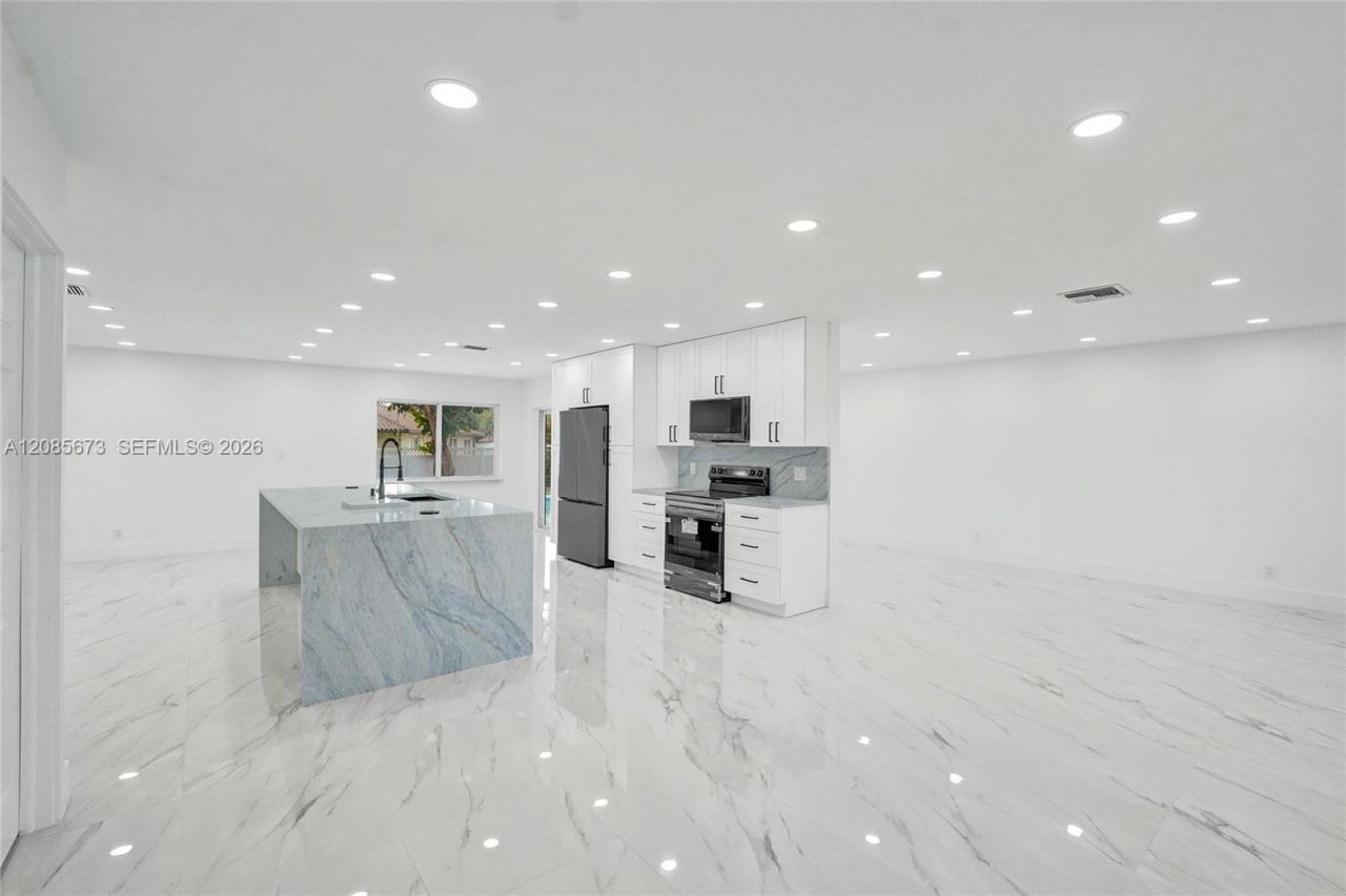 10601 NW 43rd Ct, Coral Springs, FL 33065 Photo