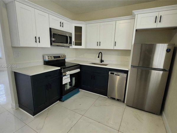 847 81st St, Unit 6, Miami Beach, FL 33141