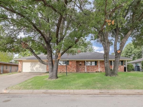 6805 Valhalla Road, Fort Worth, TX 76116