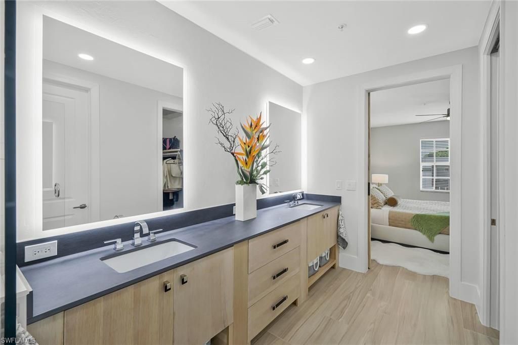 1540 Blue Point Ave, Unit 201, Naples, FL 34102 Photo