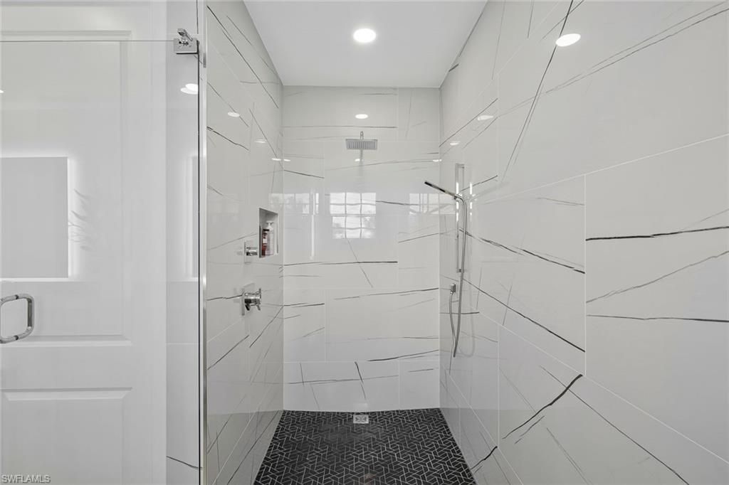 1540 Blue Point Ave, Unit 201, Naples, FL 34102 Photo