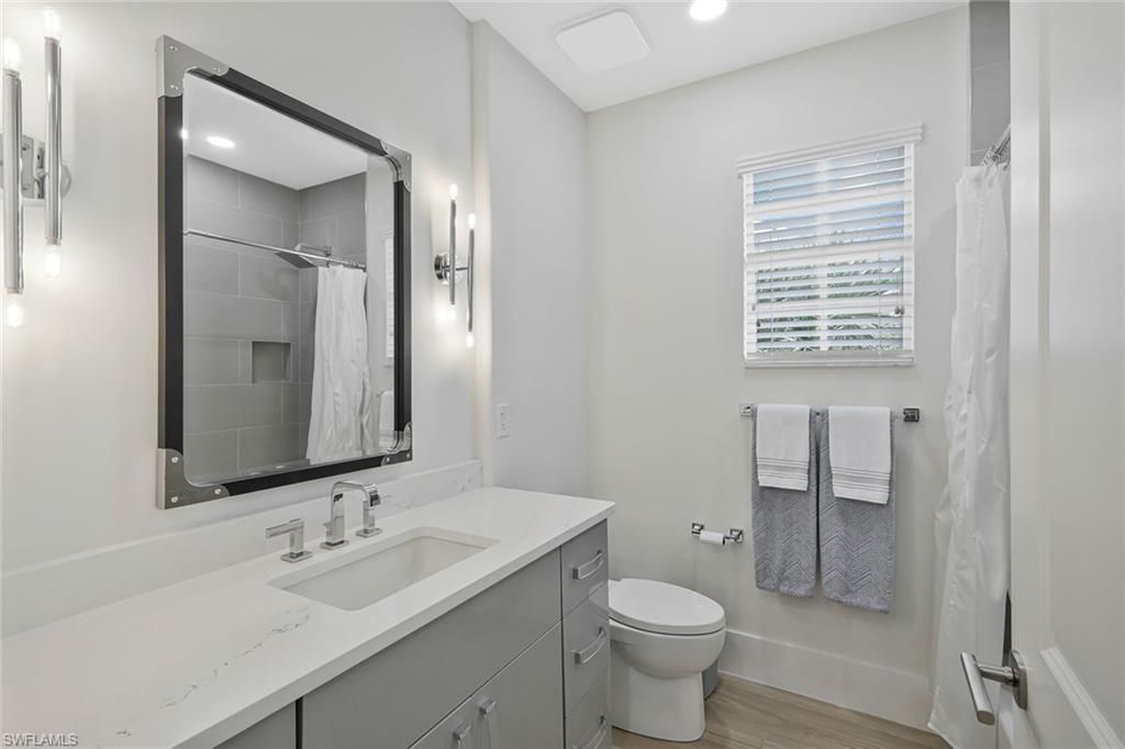 1540 Blue Point Ave, Unit 201, Naples, FL 34102 Photo