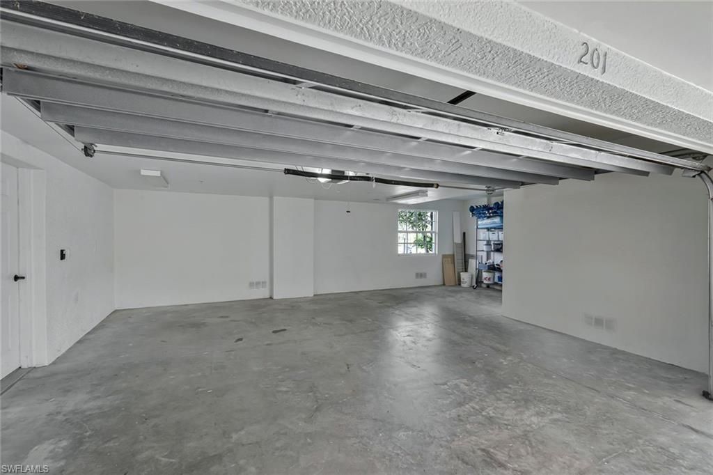 1540 Blue Point Ave, Unit 201, Naples, FL 34102 Photo