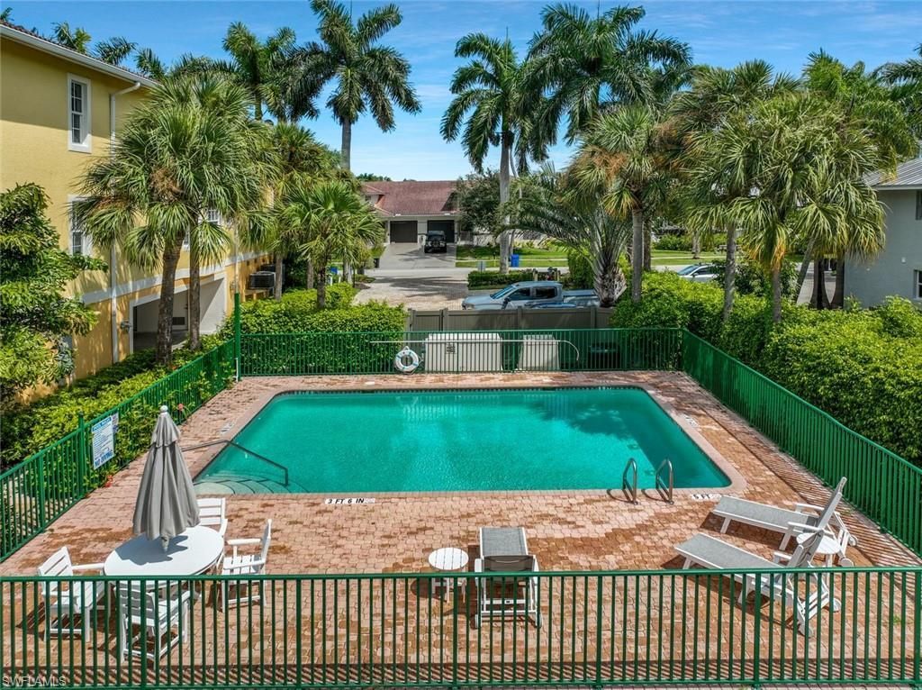 1540 Blue Point Ave, Unit 201, Naples, FL 34102 Photo