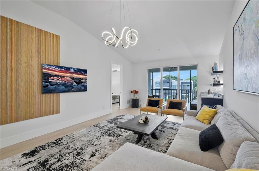 1540 Blue Point Ave, Unit 201, Naples, FL 34102 Photo