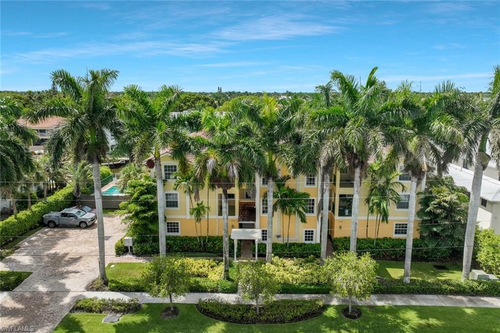 1540 Blue Point Ave, Unit 201, Naples, FL 34102 Photo