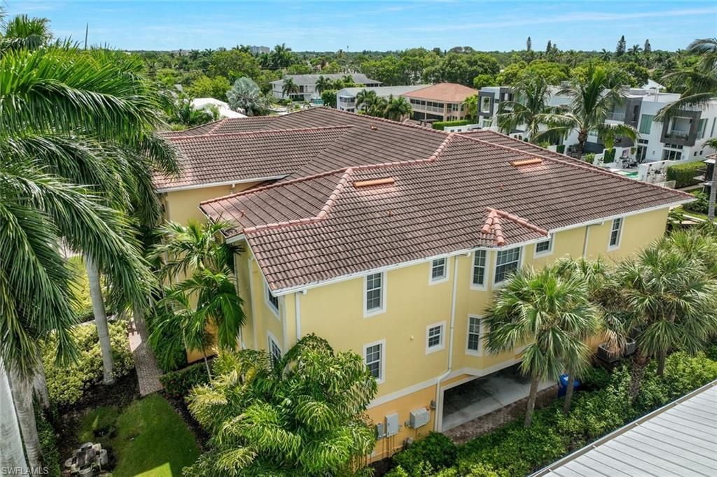 1540 Blue Point Ave, Unit 201, Naples, FL 34102 Photo