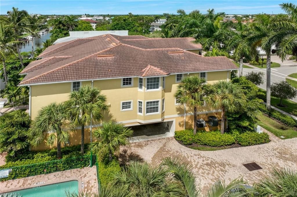 1540 Blue Point Ave, Unit 201, Naples, FL 34102 Photo