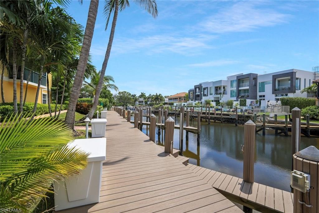 1540 Blue Point Ave, Unit 201, Naples, FL 34102 Photo